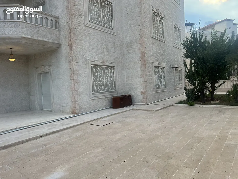 قصر فيلا فخمة جدا للبيع في الجبيهه