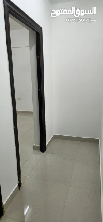 For rent, an apartment in Qurum, 3 rooms, price 340 riyals