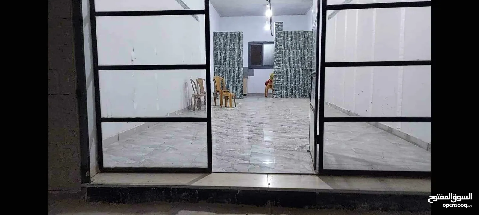 قاعة واسعه 250 متر مربع ومحلات متعددة الاستخدام