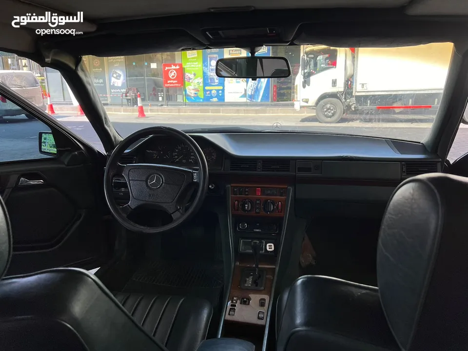 مرسيدس 300SEL