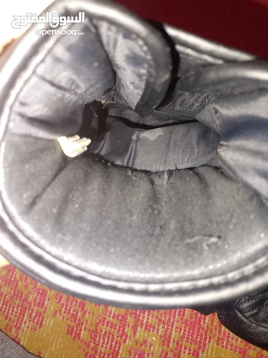 قفازات ملاكمة للبيع مستعملة سنة فقط