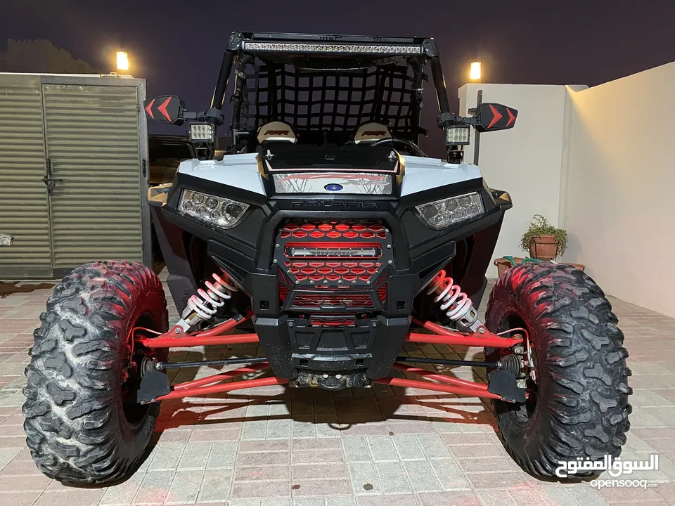 بولاريس RZR XP1000 مع القالوصة (للبيع فقط)