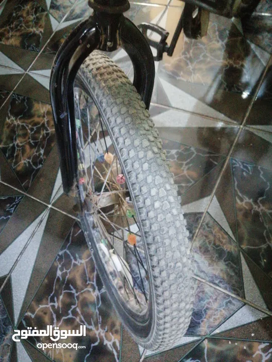 سلام عليكم يوجد بسكليت جنط عشرين نوع bmx اصلي تجميع امريكي البسكليت مافي اشي خربان كله جديد
