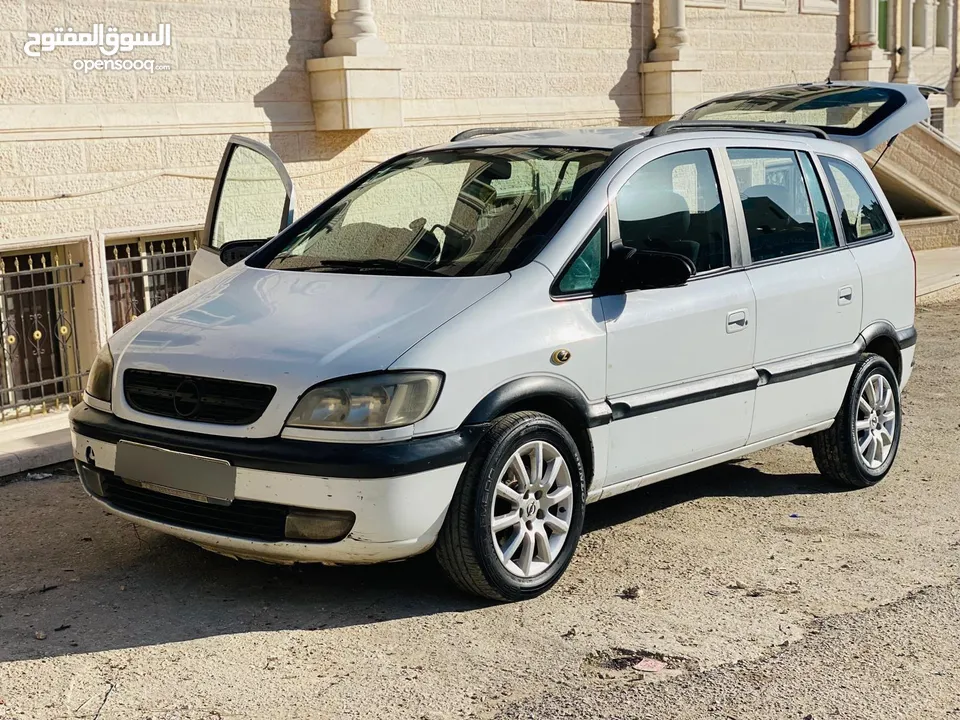 اوبل زافيرا 2004