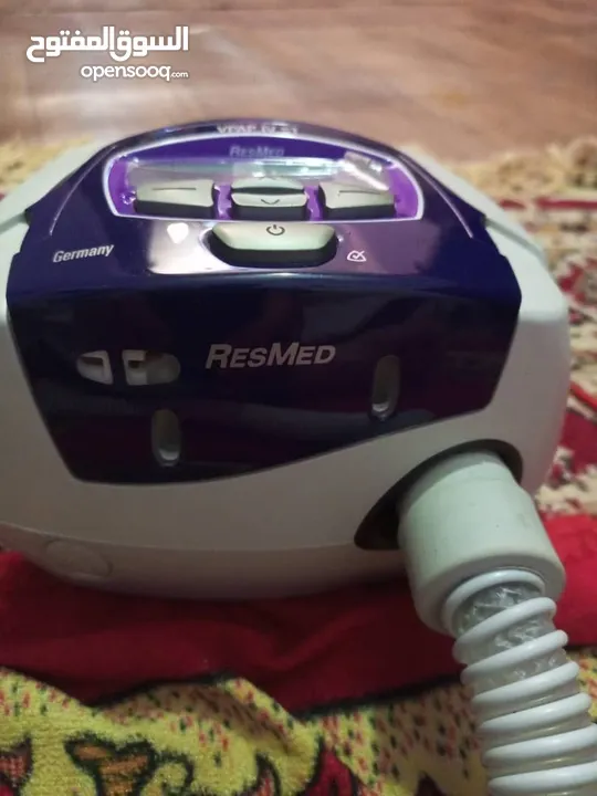 جهاز تنفس صناعي منزلي من شركة Resmed بحاله ممتازه واستعمال بسيط