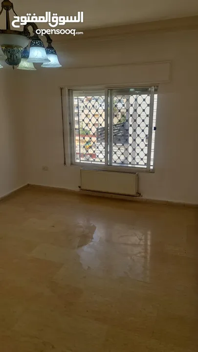 شقه مفروشه للإيجار اسبوعي او شهري بموقع متميز وتشطيبات سوبر ديلوكس