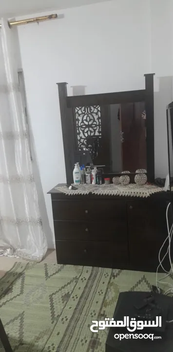 غرفه  بحاله جيده مستعجل للبيع