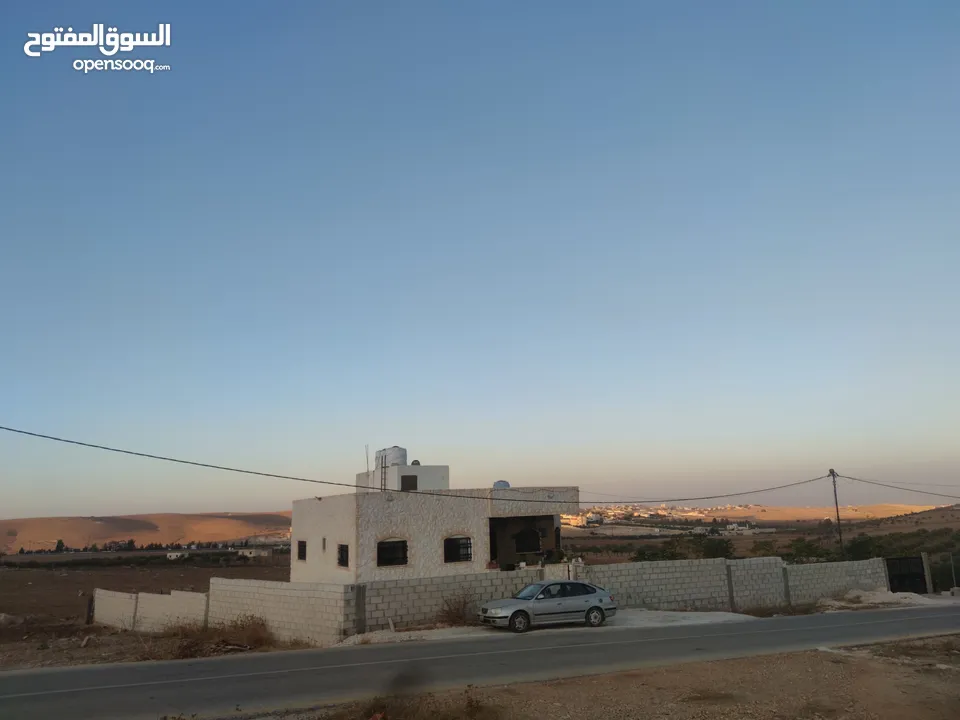 مزرعة مع بيت للبيع