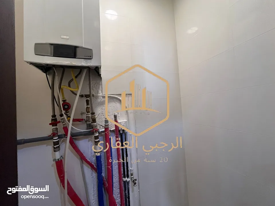 شقة / للايجار / 3نوم / طابق اول من فيلا / 200 متر / دابوق