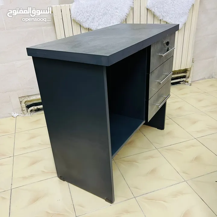مكتب تفصيل بسعر المصنع خشب لامينت مستورد  سعر بالمملكه اكثر من حجم