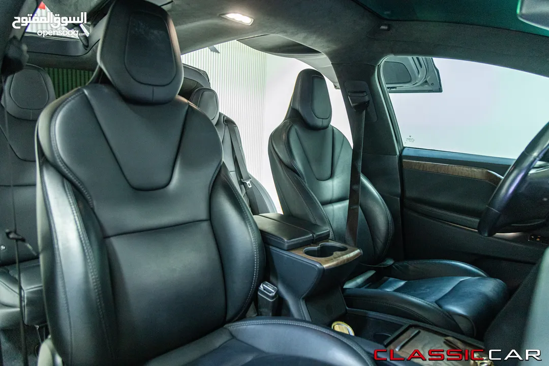 Tesla Model X Standard Range  2019   السيارة بحالة ممتازة جدا و قطعت مسافة 51,000 كيلو متر فقط