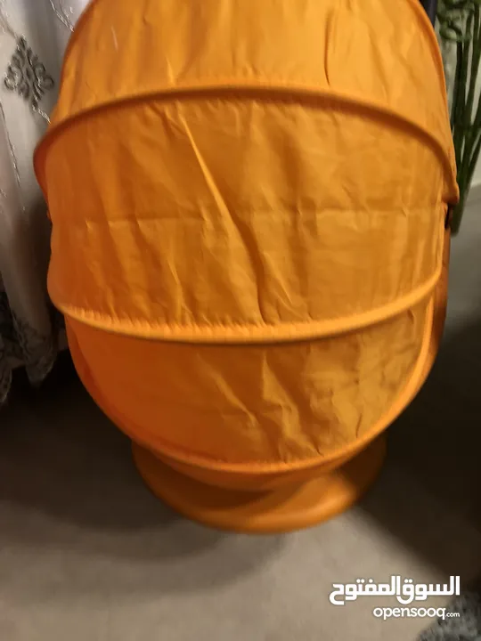 كرسي أيكيا شكل بيضة مع مظلة (Egg Chair) دوّار عدد 2 (لون أحمر وبرتقالي) شراء من بريطانيا للبيع