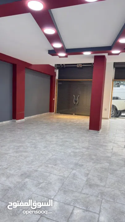 للبيع – مخازن بموقع تجاري مميز