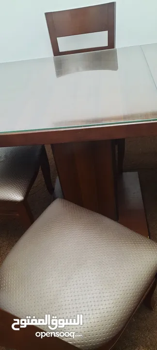 طاولة سفرة بحالة جيدة جدا
