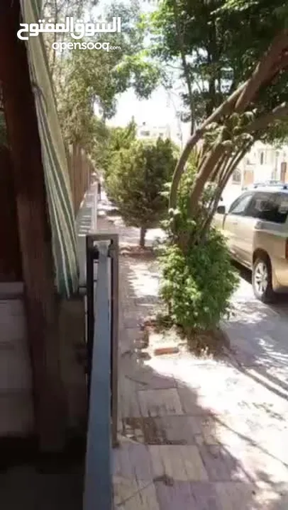للبيع: شقة أرضية مميزة مع حديقة ومدخل خاص 3 غرف نوم 1 ماستر، كراج خاص، طبربور موقع سكني مميز وهادئ..