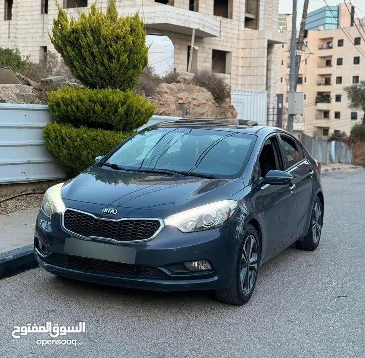 سيراتو 2014 مع فتحه اصل خصوصي .بحاله ممتازه .فيها تغير سمكه فخده .الخليل او رام لله