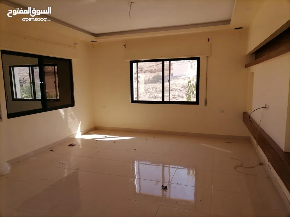 قطعة ارض مقام عليها بناء مميز -للبيع -بدران