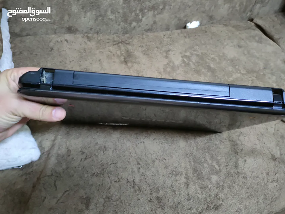 لابتوب توشيبا Core i5 مع الشاحن فقط