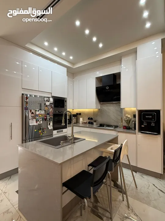 Furnished Apartment For Rent in Abdoun  ( Property 42526 )-174804546