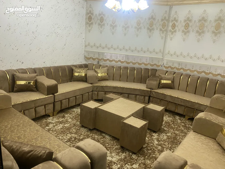 جلسات الخليجية بحدث الموديلات 17 مقعد مع طقم طربيزاط ومراكي