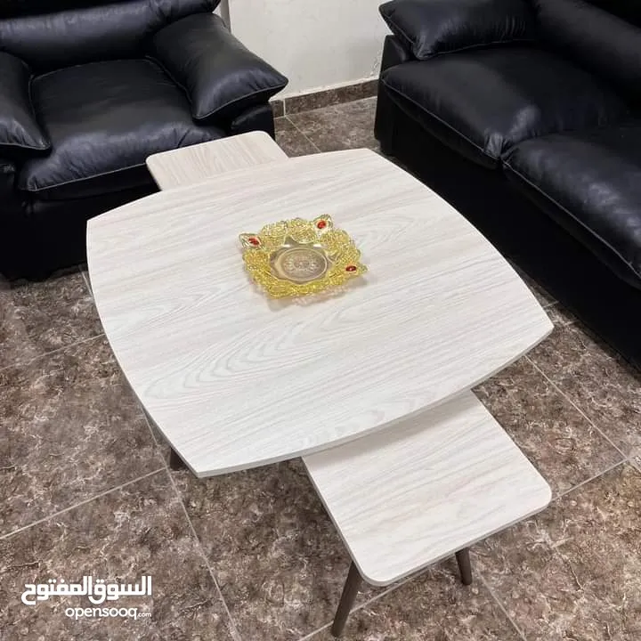 طاولات وسط وسيرفس متوفره  بعدة أشكال متنوعه منها مدور ومستطيل ومربع واحجام مختلفه وعده قياسات