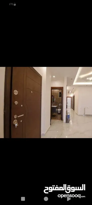 طريق المطار - دوبلكس فارغ فاخر للايجار مميز جدا  200متر + غرفه خادمه مستقله مع حمام +