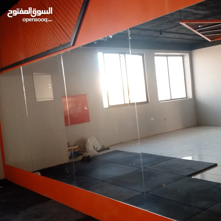 تفصيل تنفيذ وصيانة ابواب واجهات السيكوريت بافضل جوده ووقت وسعر