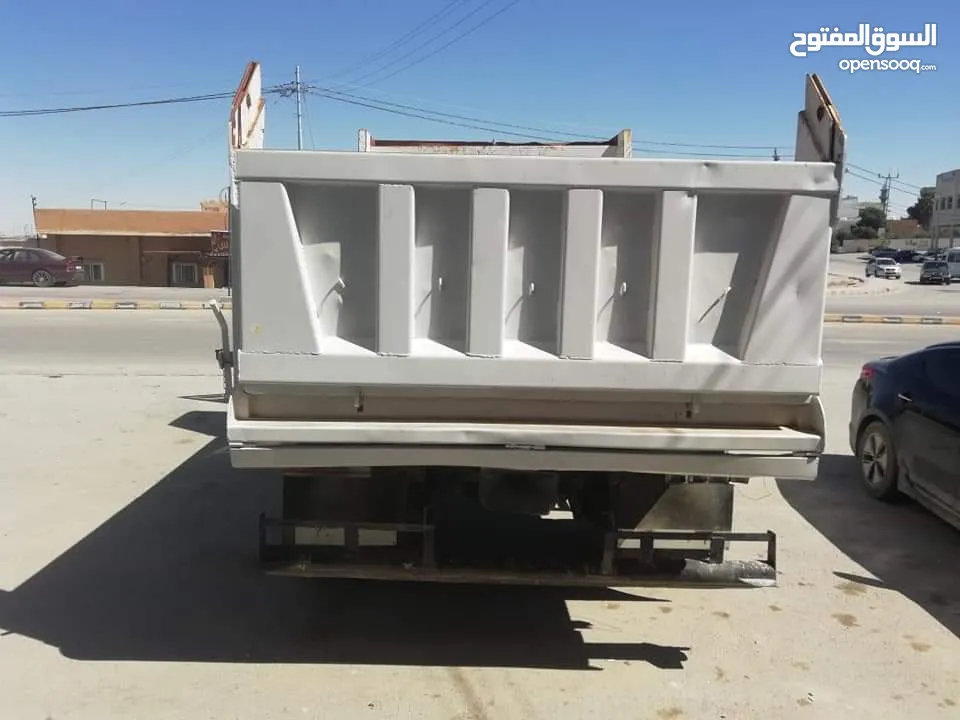 قلاب مرسيدس للبيع بسعر حرق