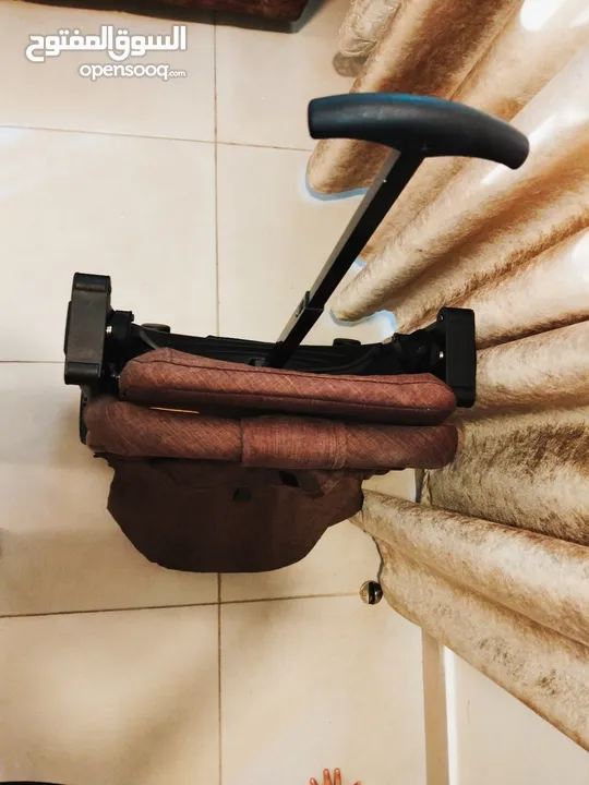 عرباية شارع للأطفال تتحول تخت قابله للطي -نوع كيدلو استخدم شهرين تتسع لطفليين