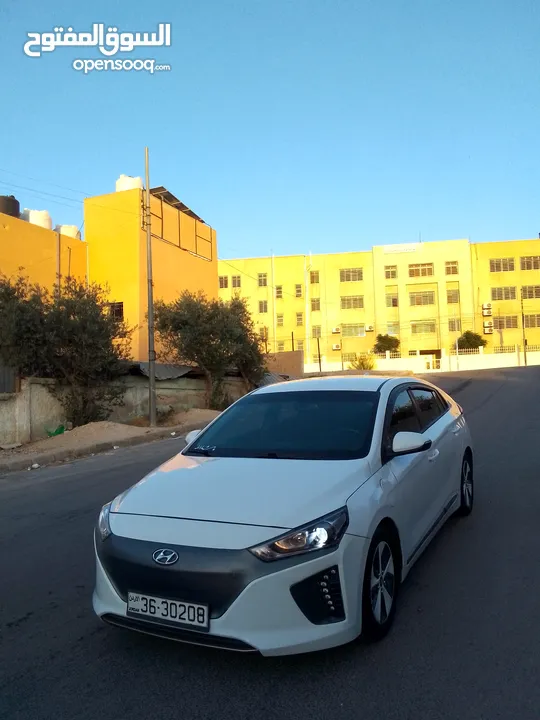 هونداي ايونك فل ما عدا الفتحه كهرباء موديل 2017 بسعر مغري