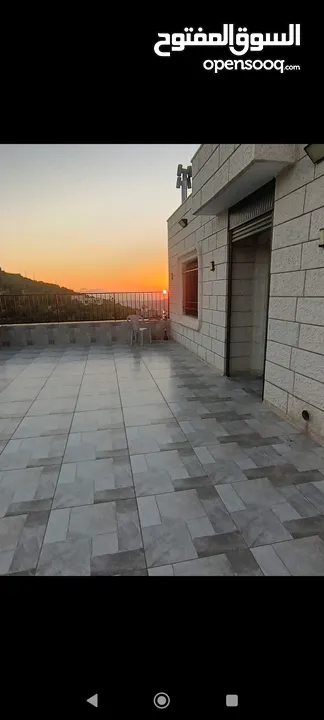 بيت جديد غير مسكون مكون من ثلاث طوابق في المزرعه الغربية بالقرب من شركة النزيه للبلاط منطقه هادئه