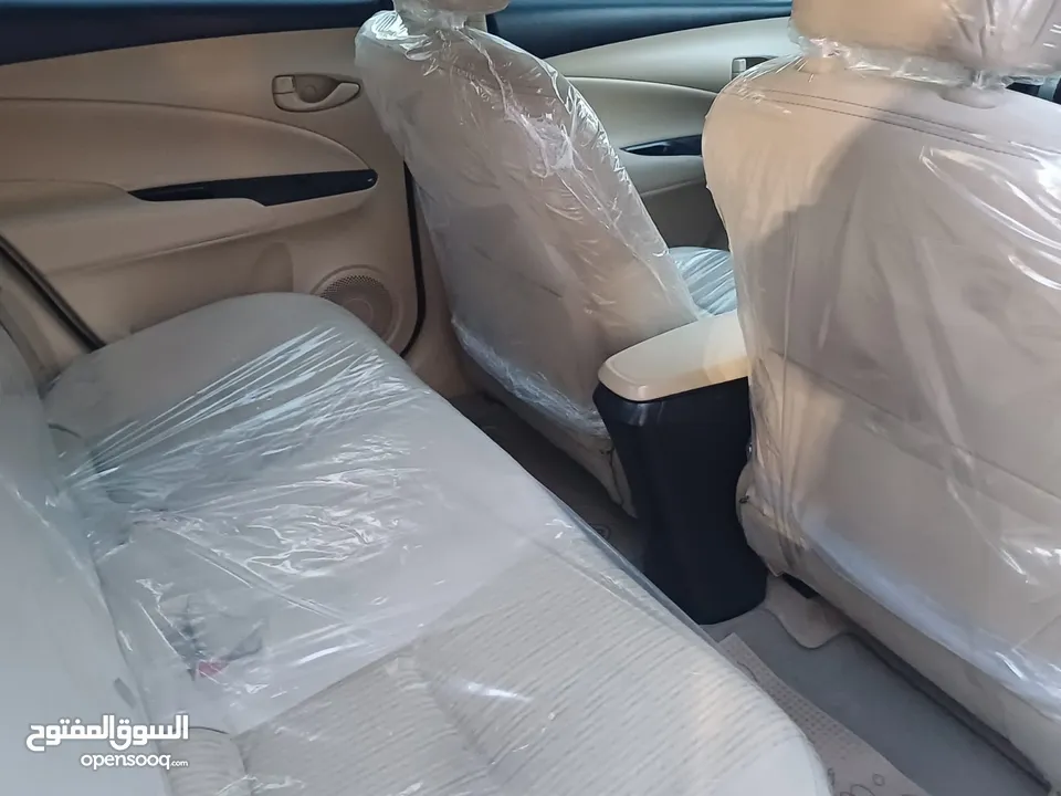 تويوتا يارس 2019   ماتور 1500cc بسعر 11500 دينار  الشكل الجديد فحص كامل 7 جيد بدون ملاحظات او قصعات