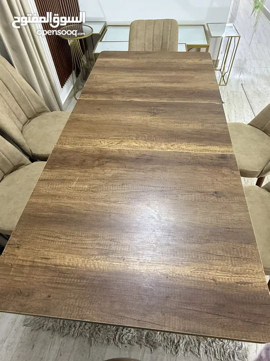 Used flexible Wooden Dining Table with 6 chairs for sell