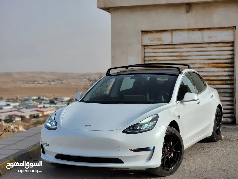 TESLA MODEL 3 2019 MID RANGE  تيسلا موديل ثري ميد رينج مميزه بحالة ممتازه