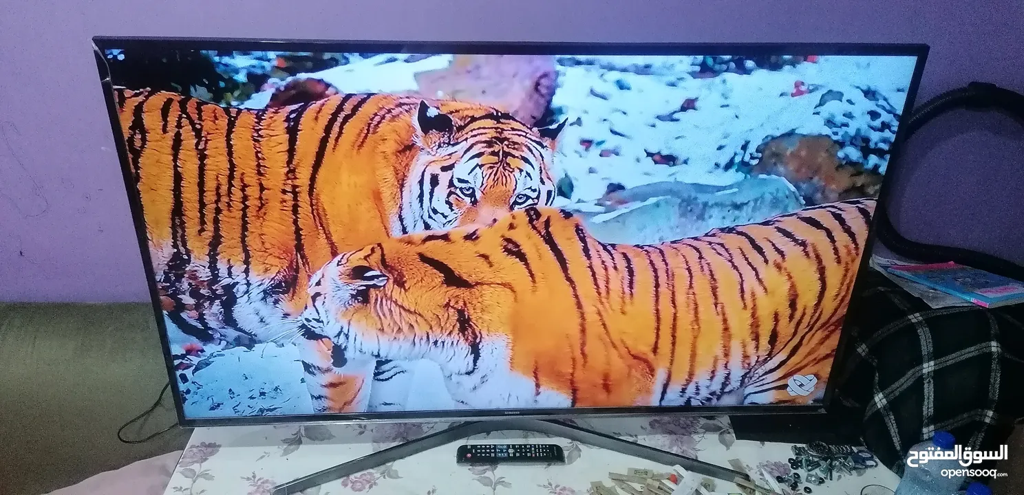 TCL 50 inches smart with original remote and stand