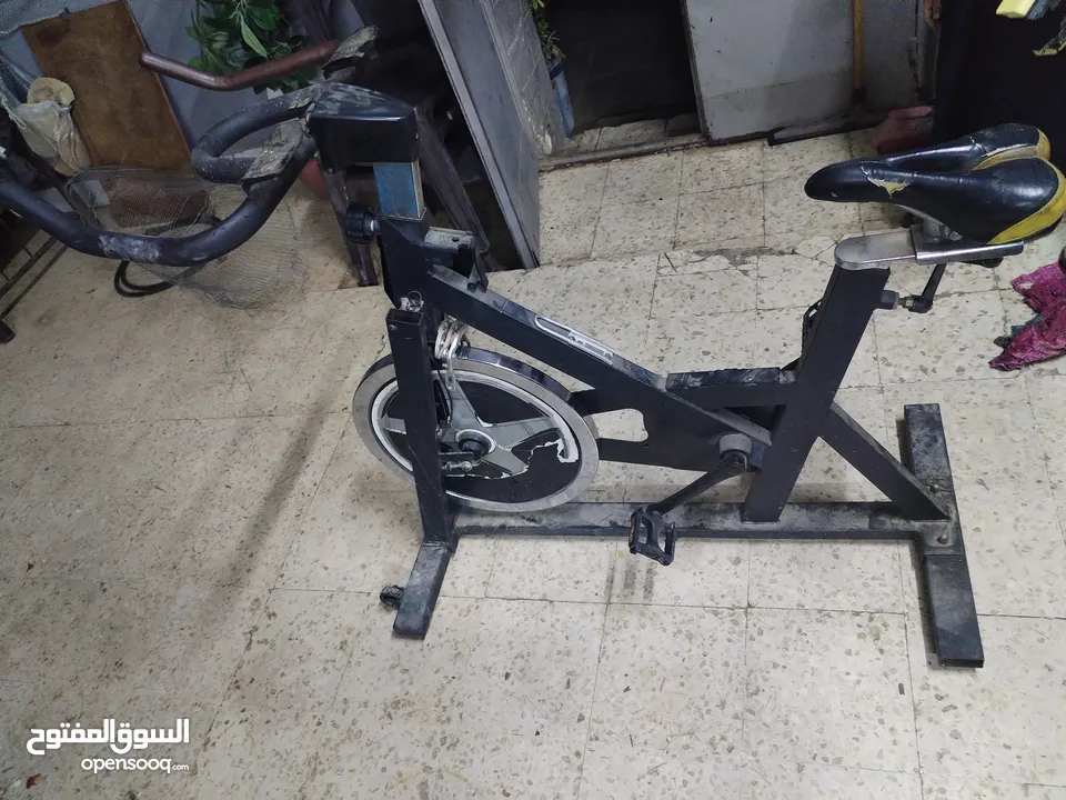 بسكليت رياضة بيتي شغال فقط 25 دينار