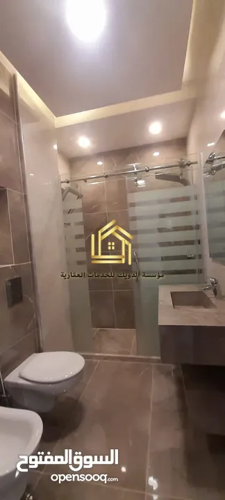 شقة فاخرة - ضاحية النخيل - 4نوم - 225م - ارضية - ترس بإطلالــــه مميزه - قرب الخدمات