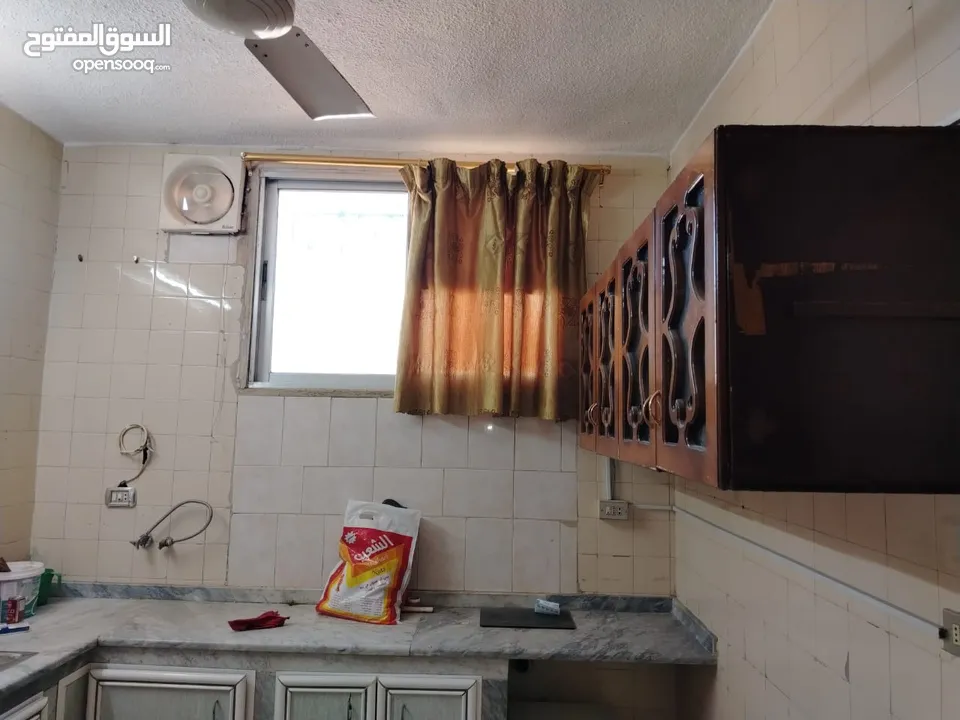 ( شقة  + السطح للبيع ) من المالك مباشرة السعر قابل للتفاوض