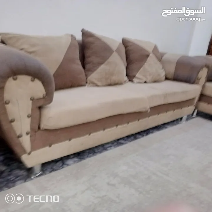 كنب سبع مقاعد ثلاثيه وثنائيه ومفردتين