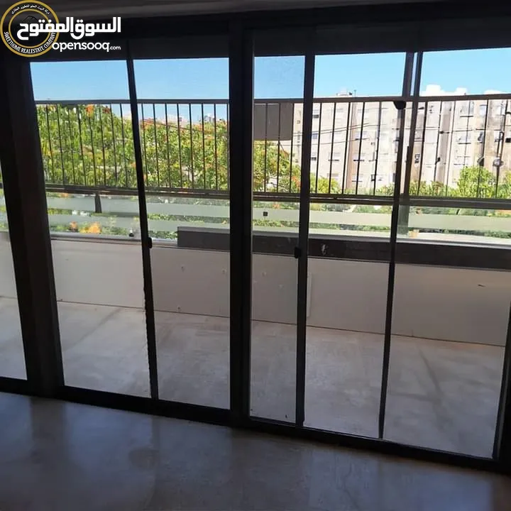 شقة فاخرة للبيع في الكرسي  - خلف إدارة السير طابق ثاني 175م تشطيب سوبر ديلوكس بسعر مغري