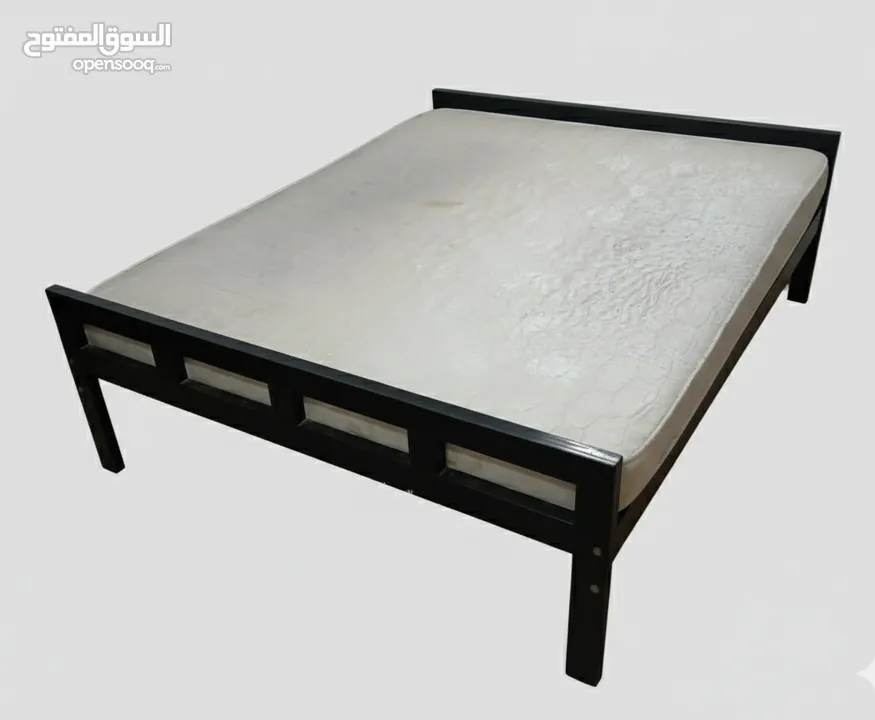 King size bed with medicated mattress very strong made of metal size 60×80 60 BD pickup juffair c