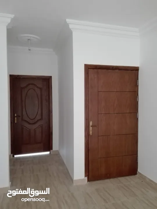 للبيع عمارة سكنية مكونة من عدة طوابق في منطقة ماركا الجنوبية