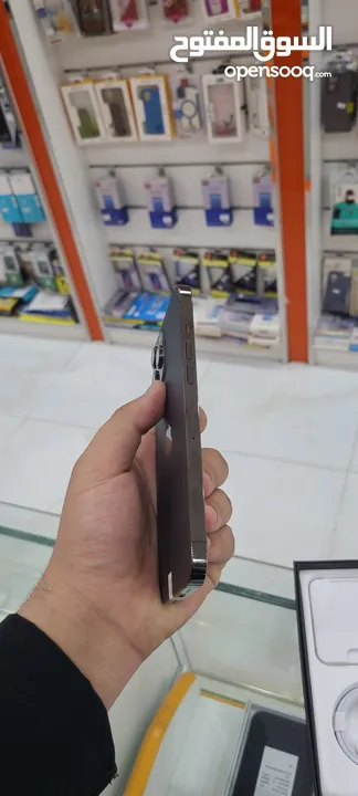 بأقل سعر : iPhone 12 pro max 256gb نظيف جدا بحالة الوكالة بدون اي شموخ و بدون اي مشاكل