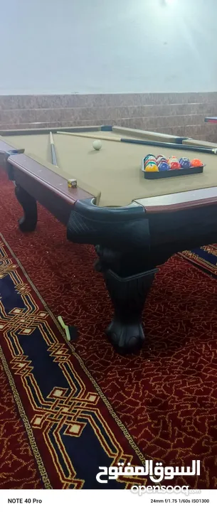 طاولة بلياردو 7.5 قدم خشب ثقيل جدا مع كامل الأغراض طاولة فخمه جدا وبسعر العرض