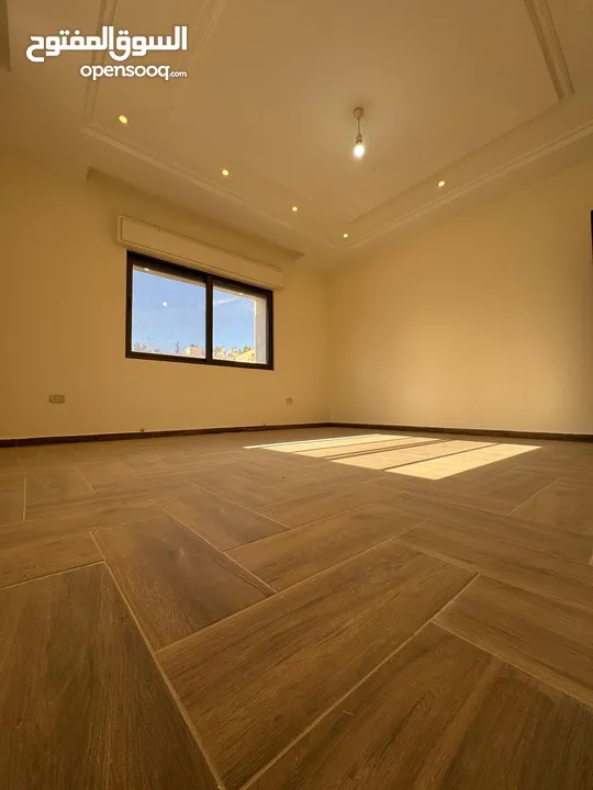 شقة جديدة لم تسكن بمساحة 300م