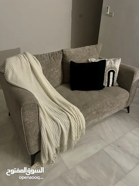 طقم كنب كورنر وثنائية مستعمل للبيع.