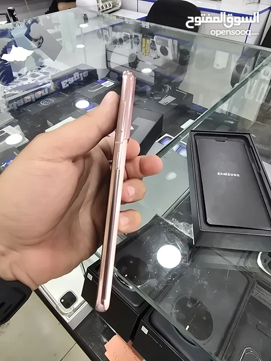 Samsung S21 شرق الاوسط بحالة ممتازة