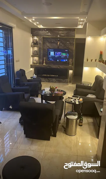 شقة استثمارية للييع يجانب جامعة البتراء