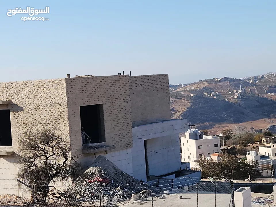 ارض للبيع 1500م في ارجمل مناطق المملكه في ابو السوس حوض الدبه حيث الاطلالات العاليه
