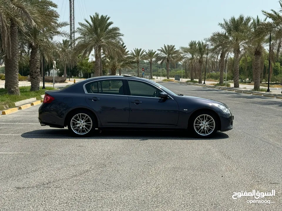 Infiniti G-25 / 2013 (Blue)